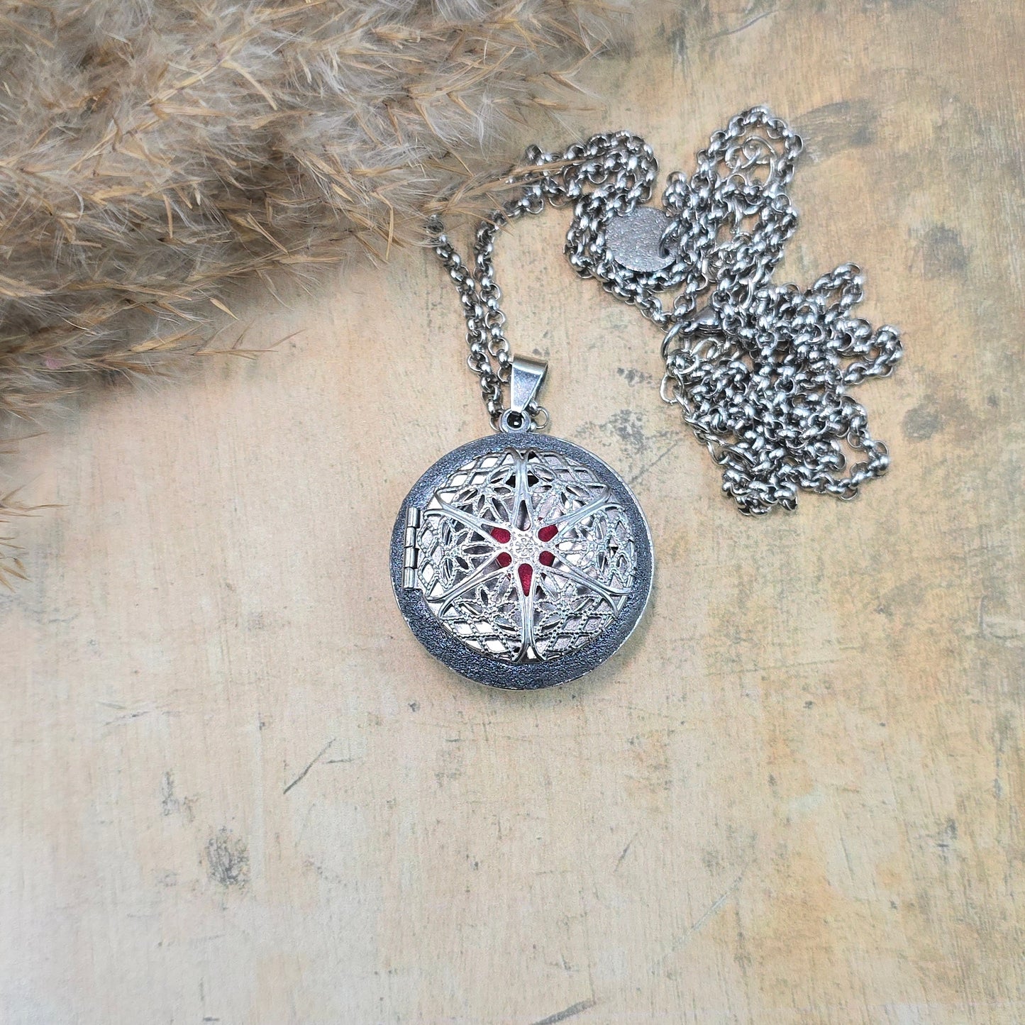 Dvipusis pakabukas su paukšteliu ir labradoritu