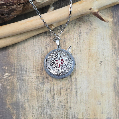 Dvipusis pakabukas su laumžirgiu