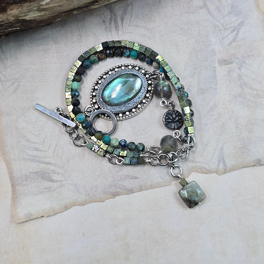 Labradorito apyrankė su turkio ir hematito karoliukais