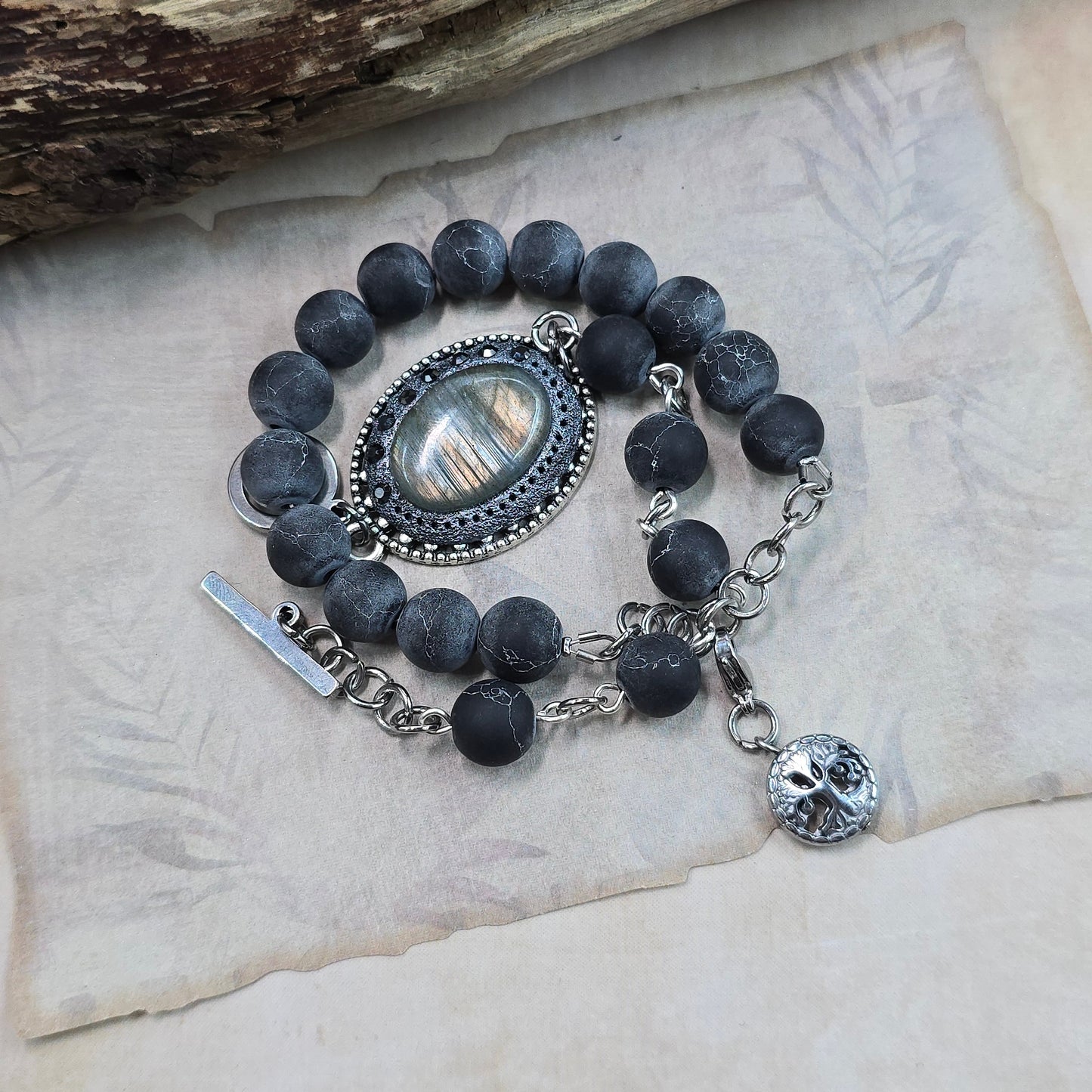 Labradorito ir juodo marmuro apyrankė