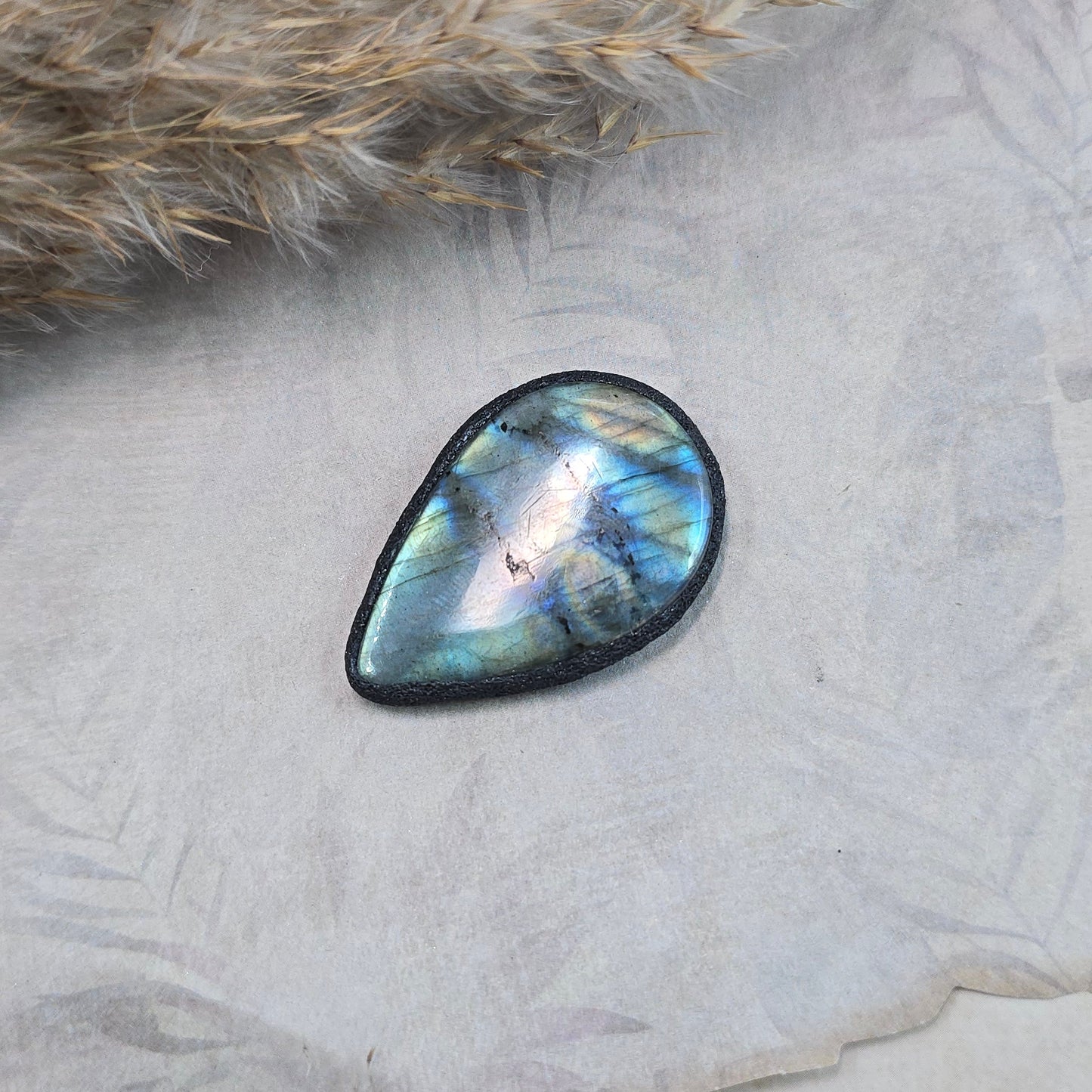 Labradoritas sargas, didesnis