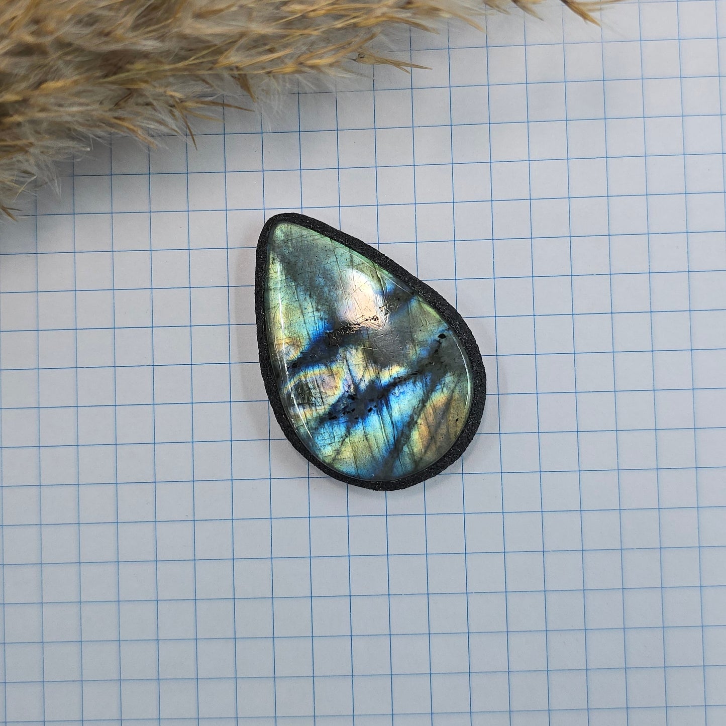 Labradoritas sargas, didesnis