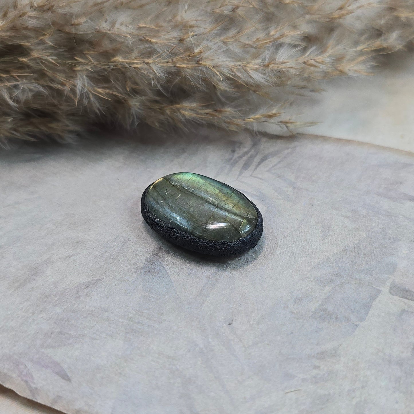 Labradoritas sargas, vidutinis