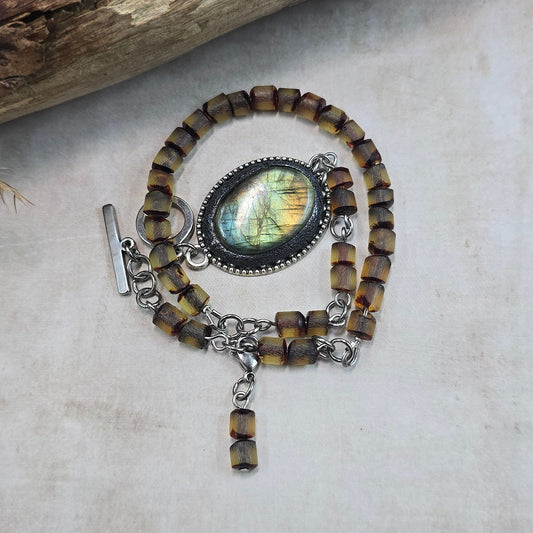 Labradorito apyrankė su gintaro karoliukais