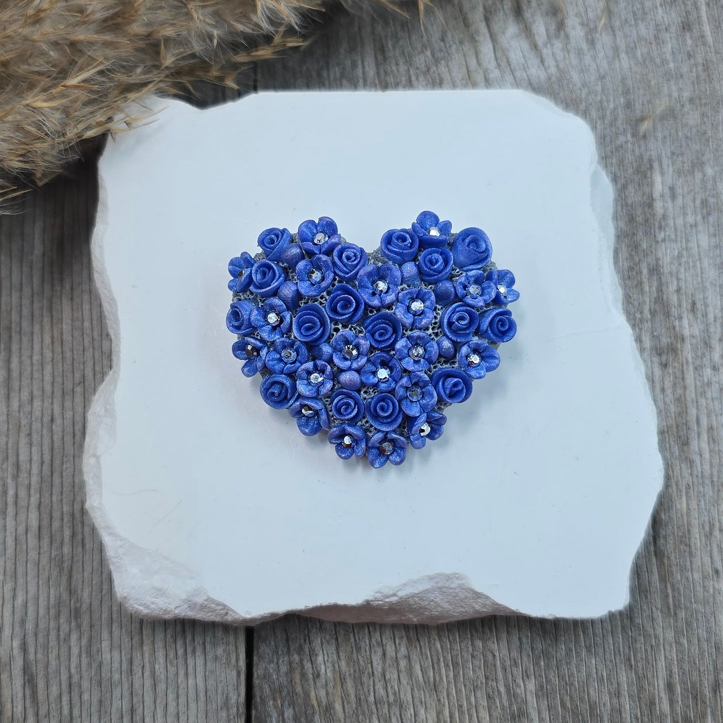 Melsva sagė širdelė