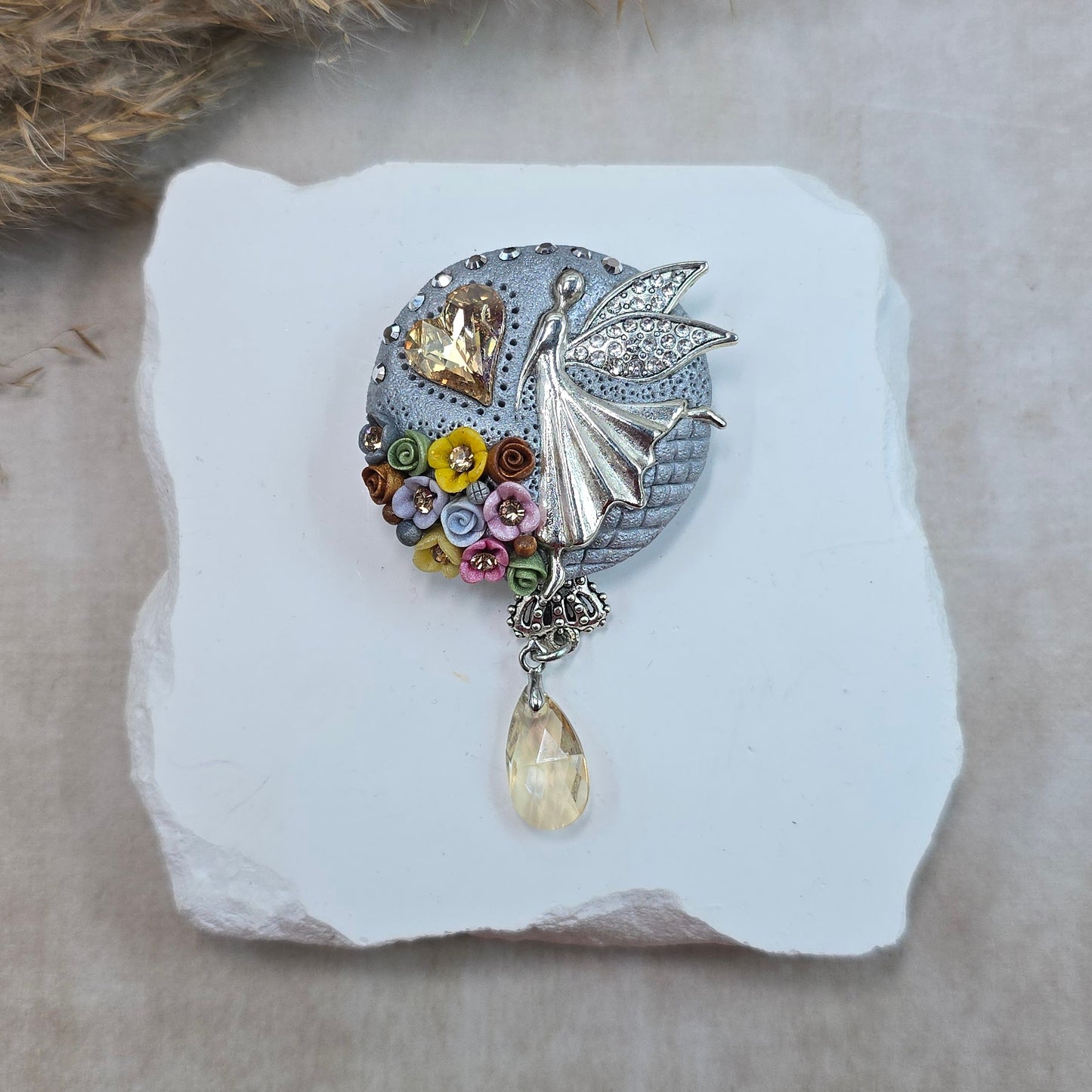 Spalvota sagė su fėja ir širdele