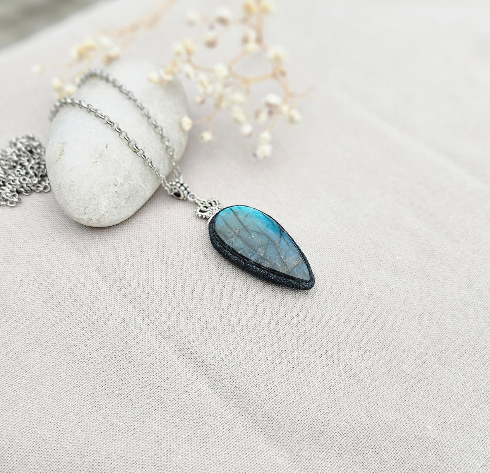 Labradorite pendant, polymer clay frame, heart detail, silver color chain