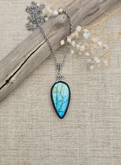 Labradorite pendant, polymer clay frame, heart detail, silver color chain