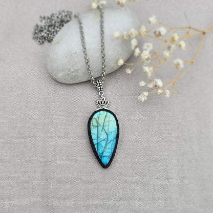 Labradorite pendant, polymer clay frame, heart detail, silver color chain