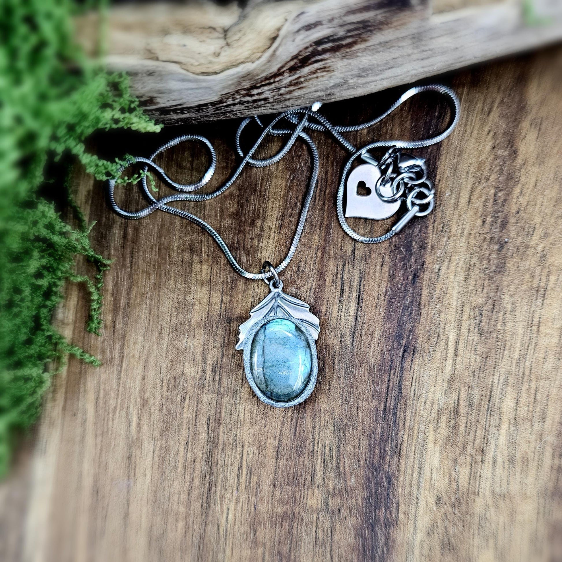 Bright Labradorite Teardrop Necklace – Intense Blue Glow Pendant – Stainless Steel Chain – Magical Statement Jewelry for Her