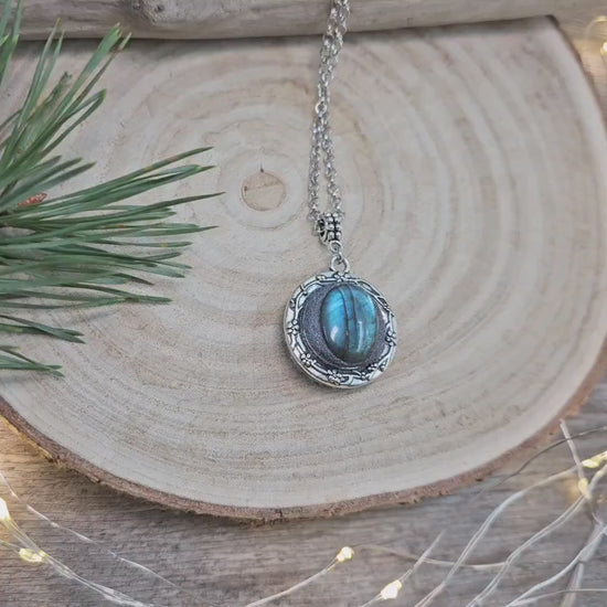 Double sided Labradorite Locket Pendant with Silver Color Chain, Unique Aromatherapy Necklace, Charm for Photo or Essentiale oil With Heart
